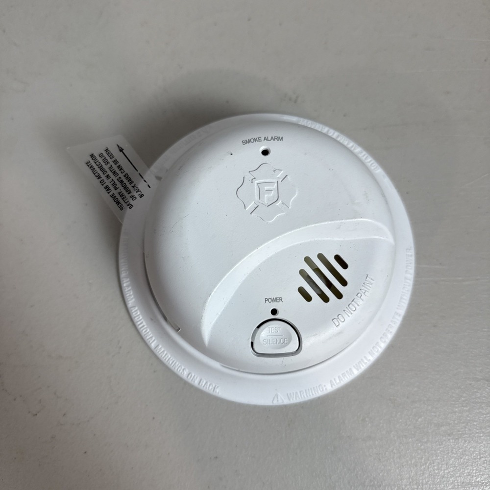 First Alert SMI100-AC Smoke Detector & Alarm, AC Powered Battery Backup